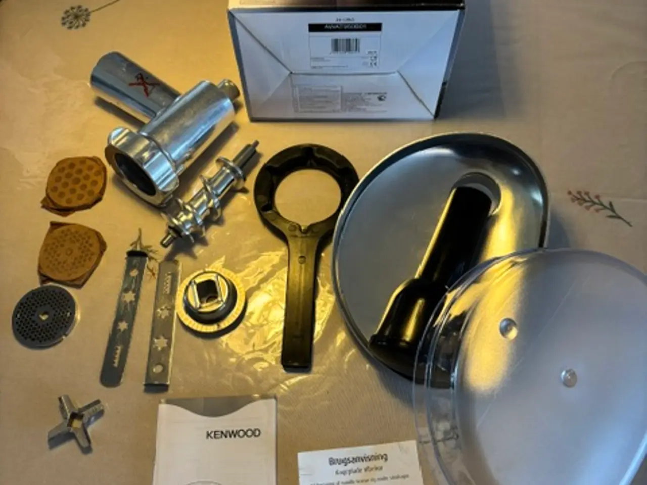 Billede 1 - Kødhakker, multi grinder AT950A Kenwood