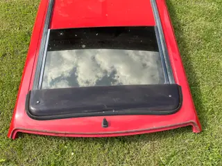 Stort skydesoltag til Peugeot 205