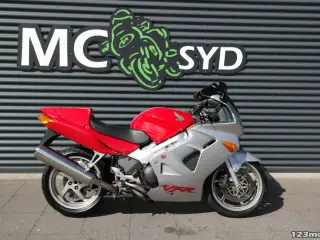 Honda VFR 800 F MC-SYD BYTTER GERNE