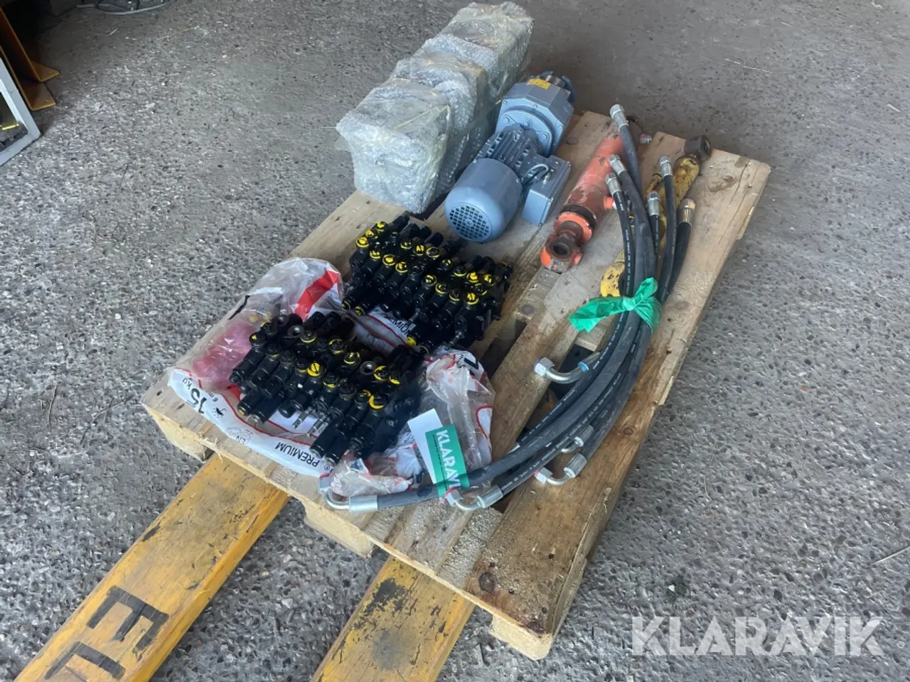 Billede 3 - Hydraulikslanger - ventiler - tank