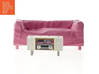 Miniature sofa og tv-møbel fra Barbie (str. Sofa, 22 x 11 cm. bor. 11 x 4,5 cm)