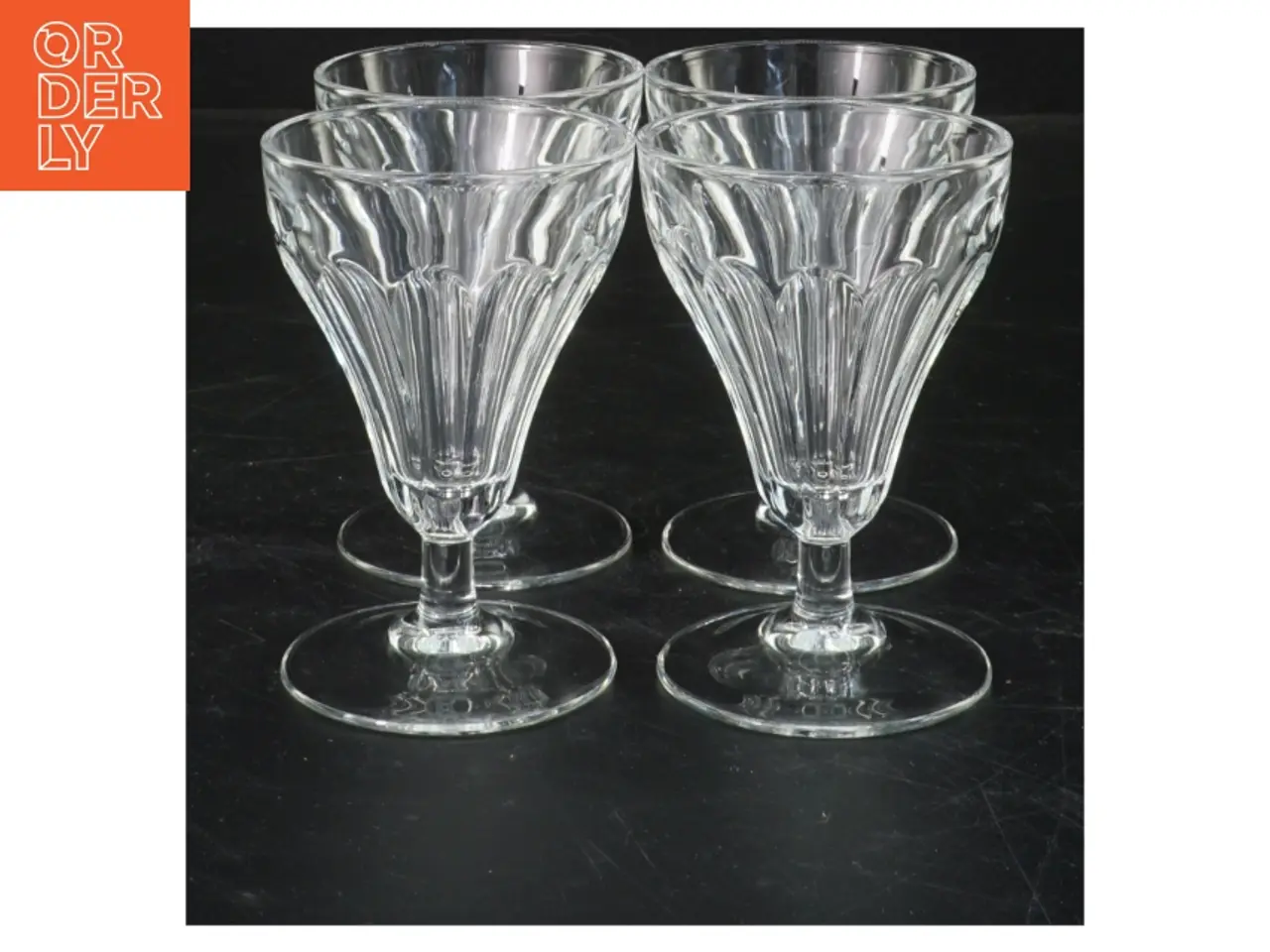 Billede 1 - Sæt af fire glas (str. 9,5 cm)
