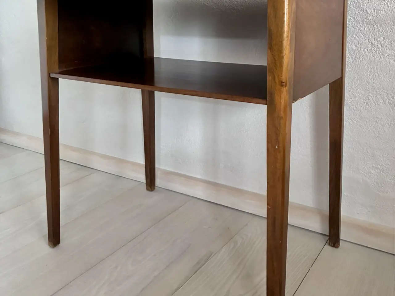 Billede 1 - Lille vintage sidebord fra 1950’-60’erne