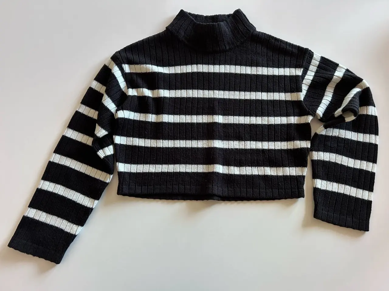 Billede 2 - H&M stribet strik, str. 146-152