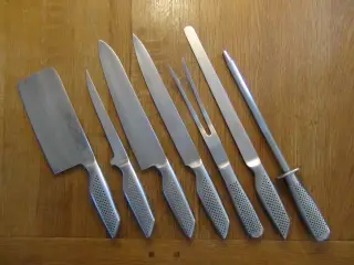Køkkenknive med strygestål.