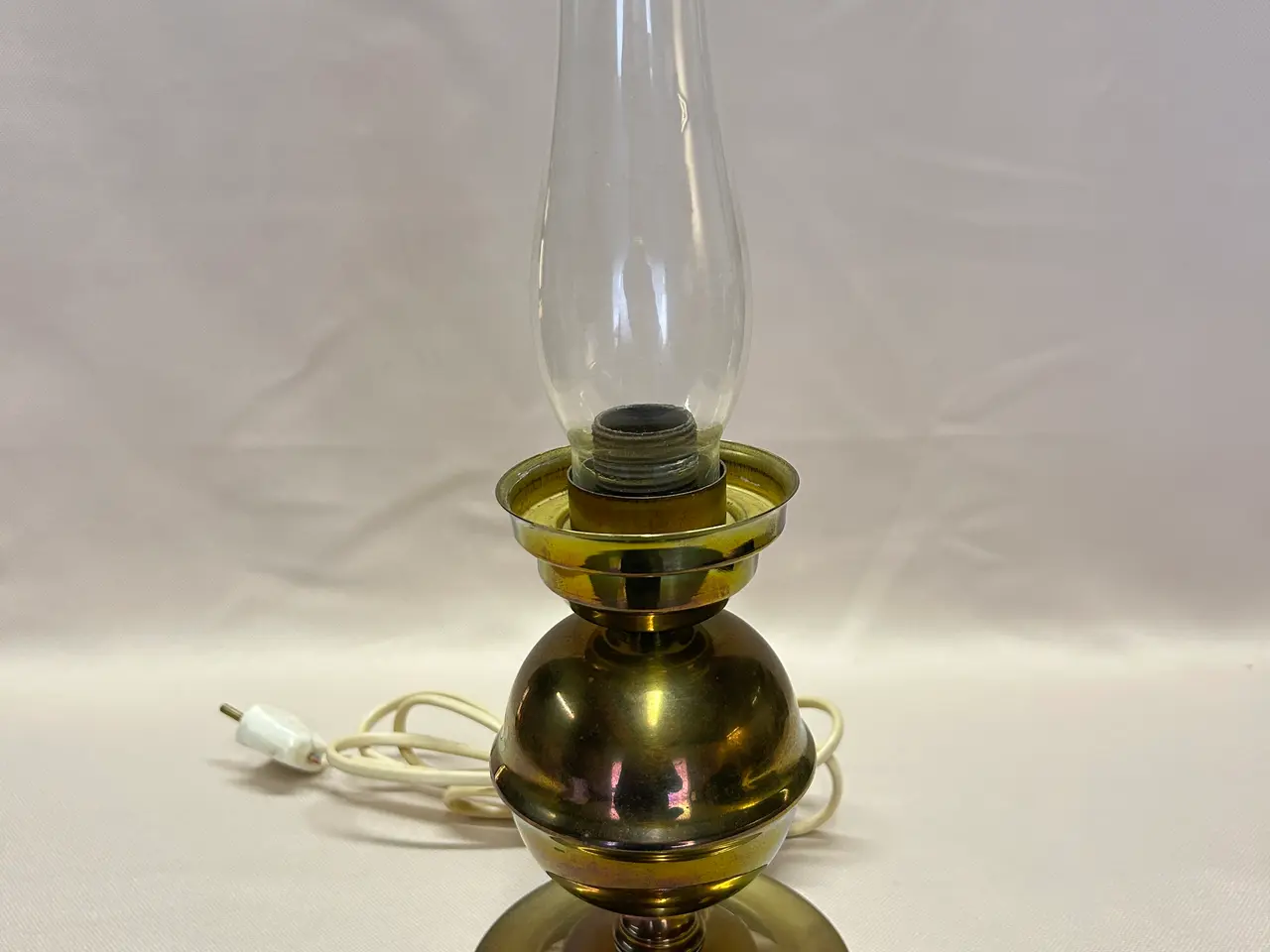 Billede 3 - Smuk vintage messing bordlampe i olielampestil.