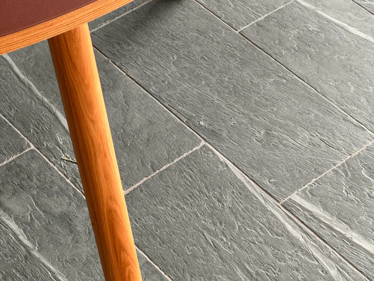 Billede 2 - NYT arkitekttegnet mødebord MN300 Ø140
