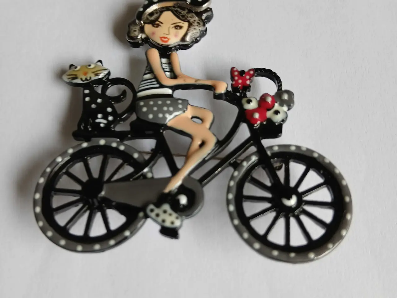 Billede 2 - Broche i emaljeret metal