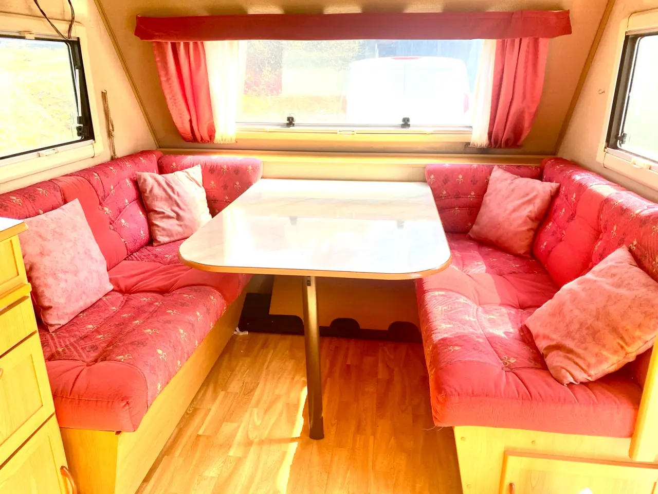 Billede 7 - Helårs kvalitets campingvogn Kabe pris:45.000 kr