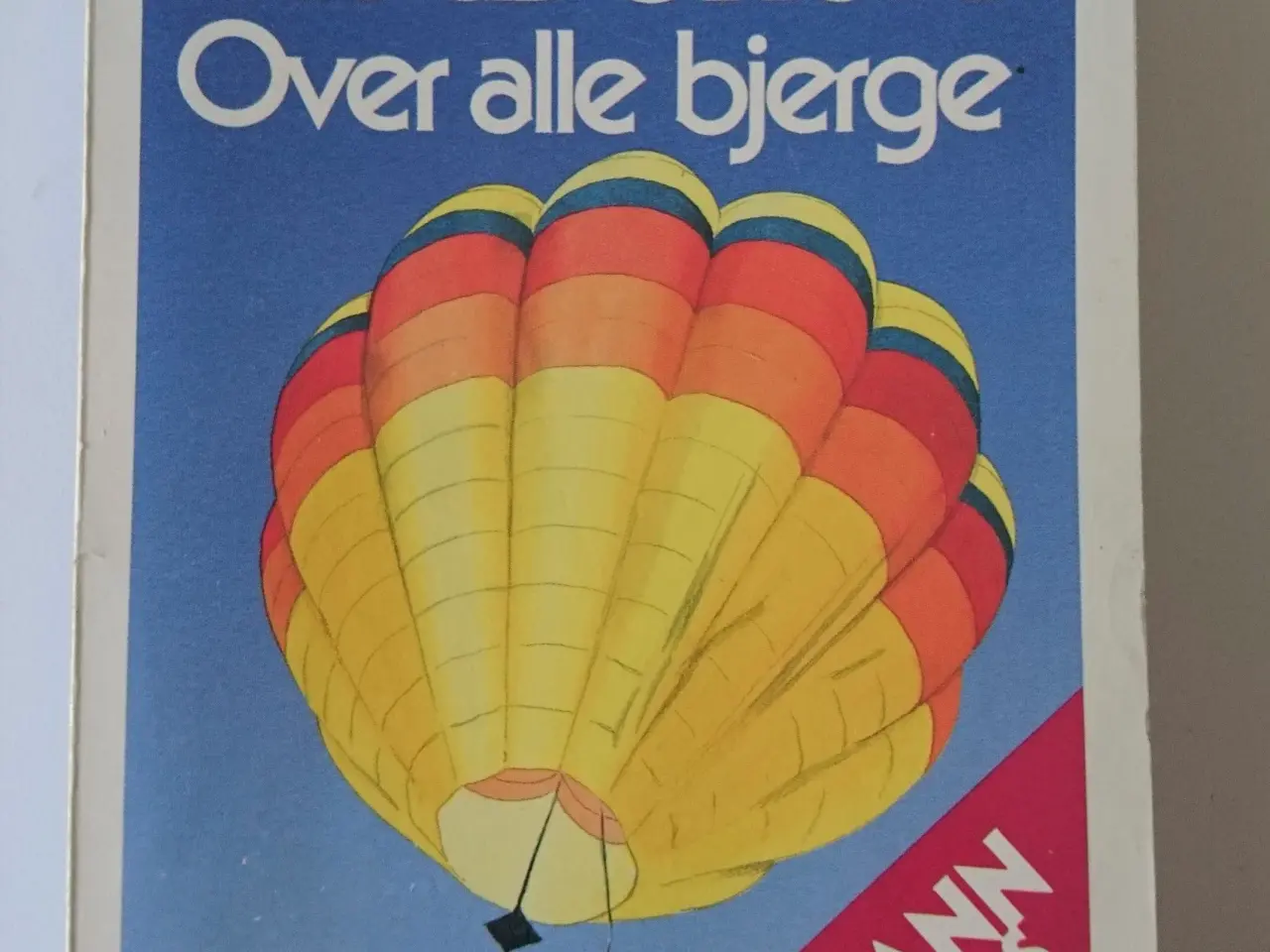 Billede 1 - Over alle bjerge. Af John D. MacDonald