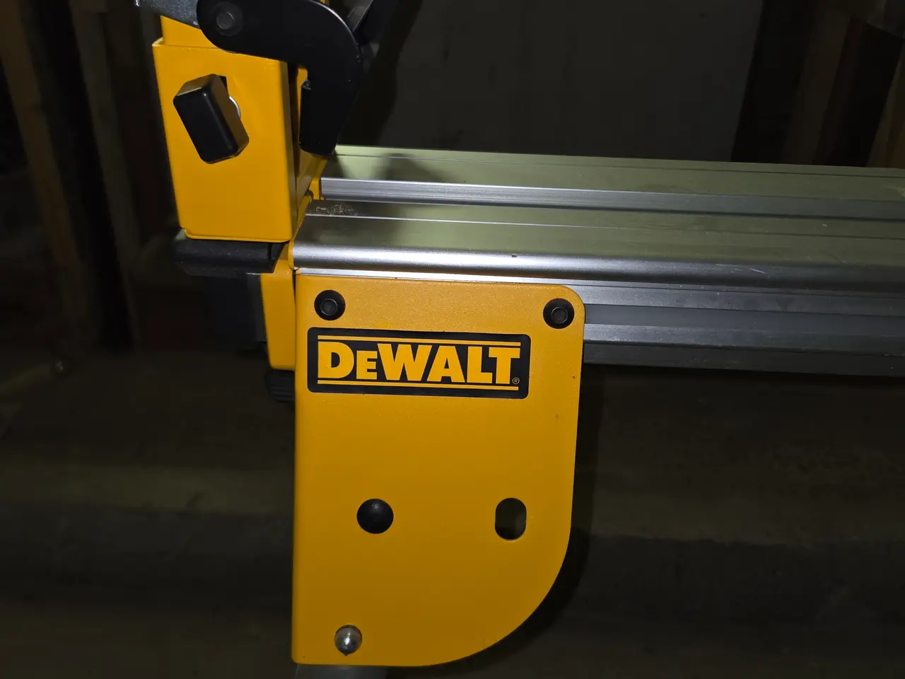 Billede 8 - DeWalt DWS773-QS kap-/geringssav og DeWalt DE7033-