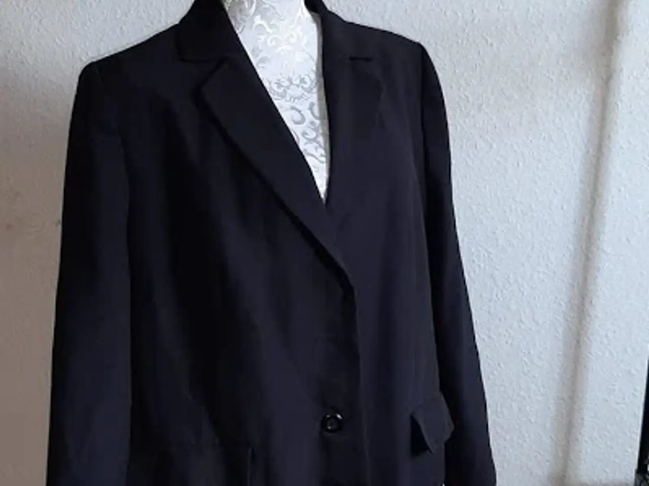 Billede 2 - Dame habit jakker i store str:50 og 52 /Pre owend,