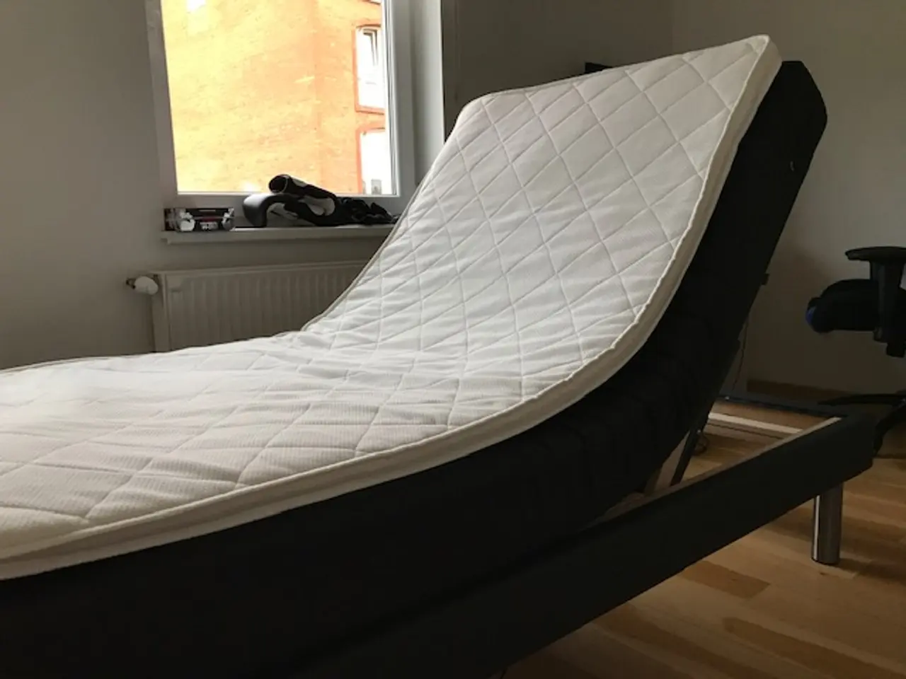 Billede 1 - Elevationsseng med fjernbetjening