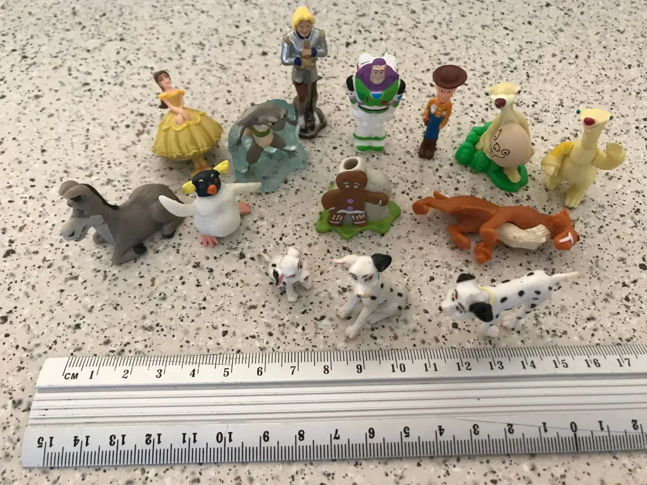 Billede 1 - Disney MINIfigur (14 stk)Perfekt til Julekalender.