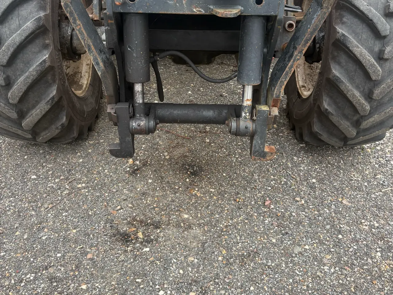 Billede 2 - Frontlift he-va Valtra valmet