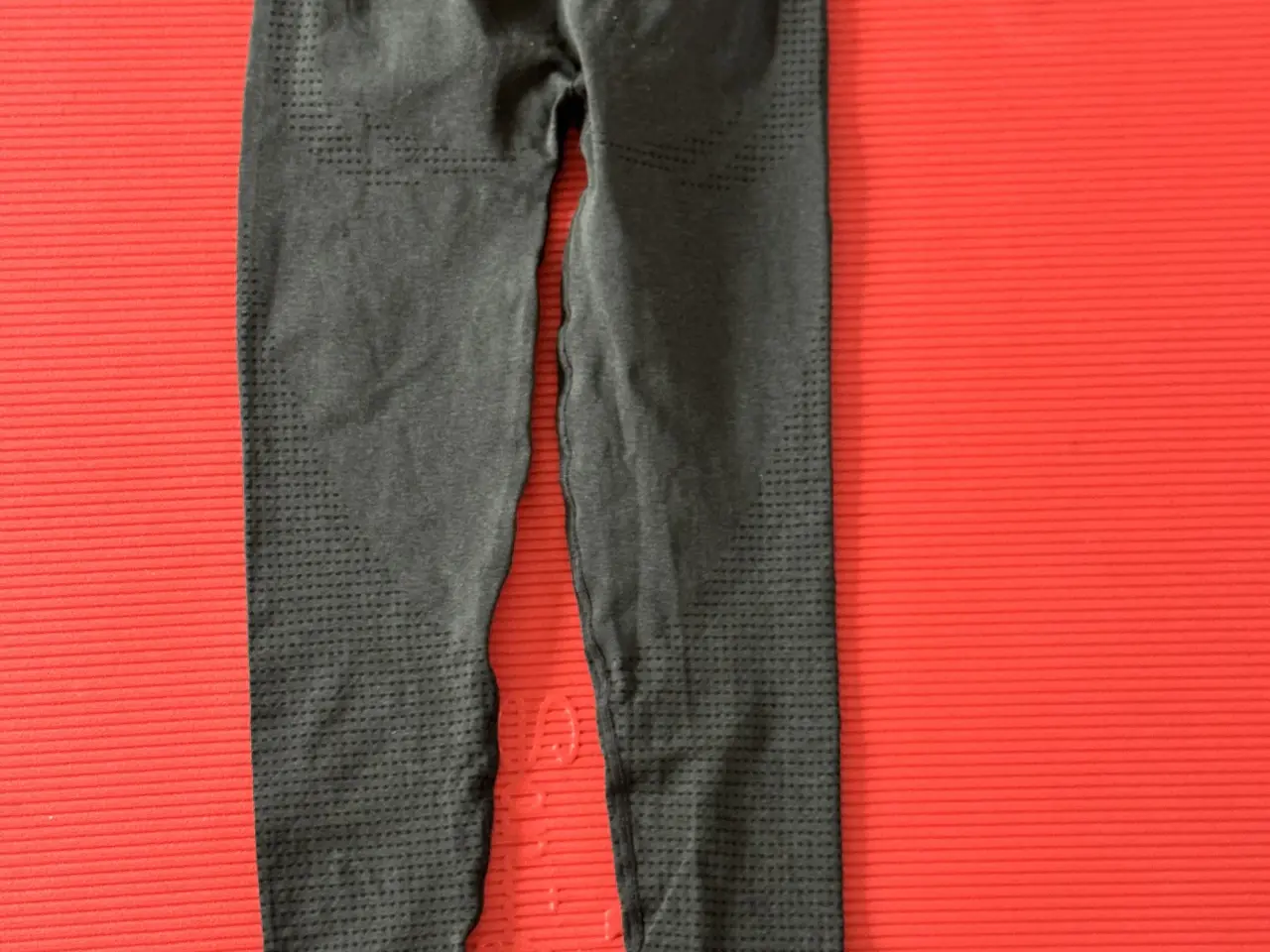 Billede 3 - Gymshark træningsbukser str xs