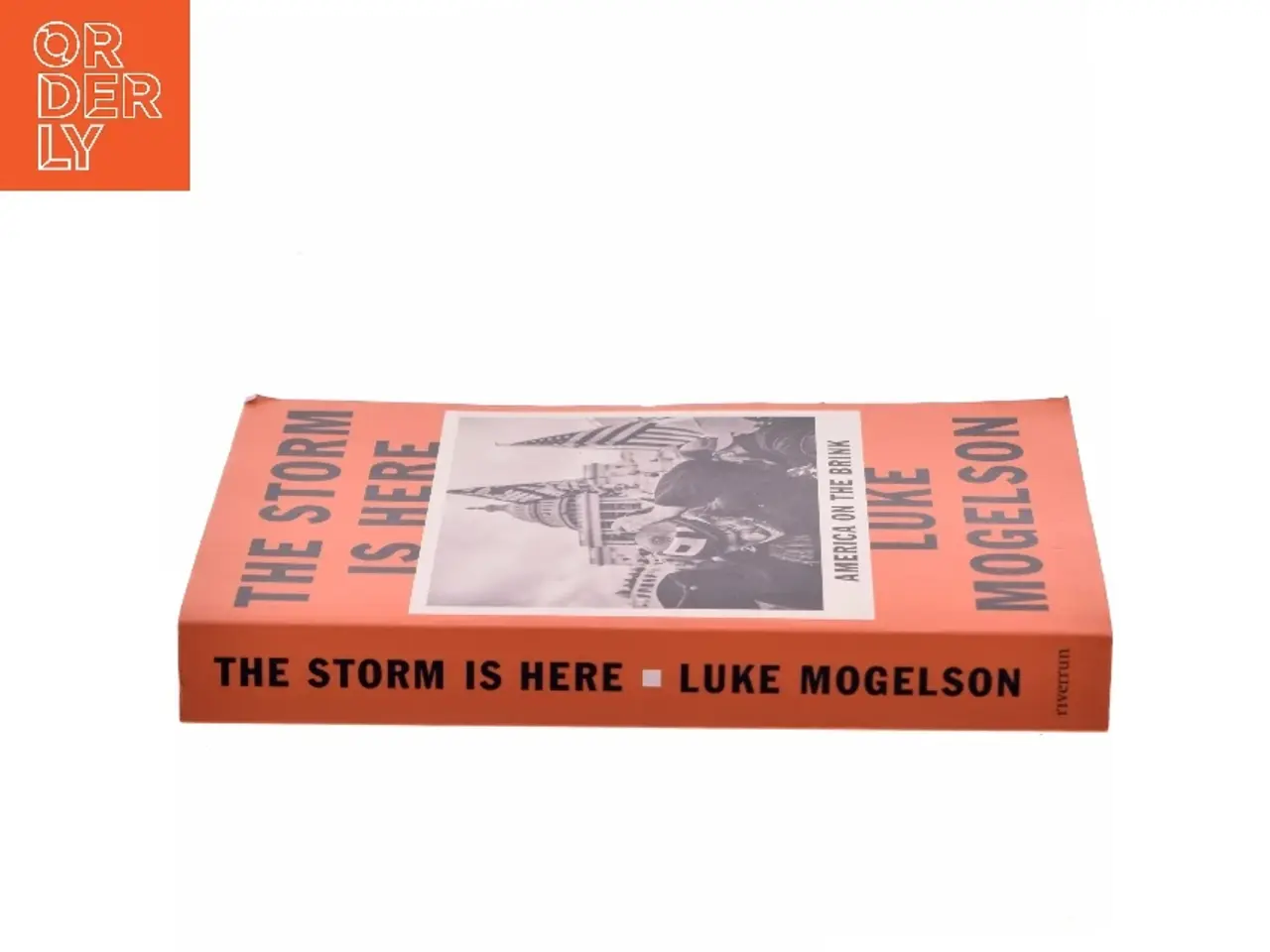 Billede 2 - The storm is here : America on the brink af Luke Mogelson (Bog)