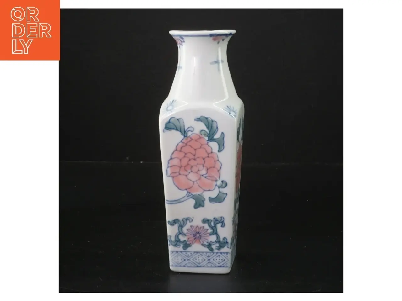 Billede 1 - Kinesisk dekoreret vase (str. 18 cm)