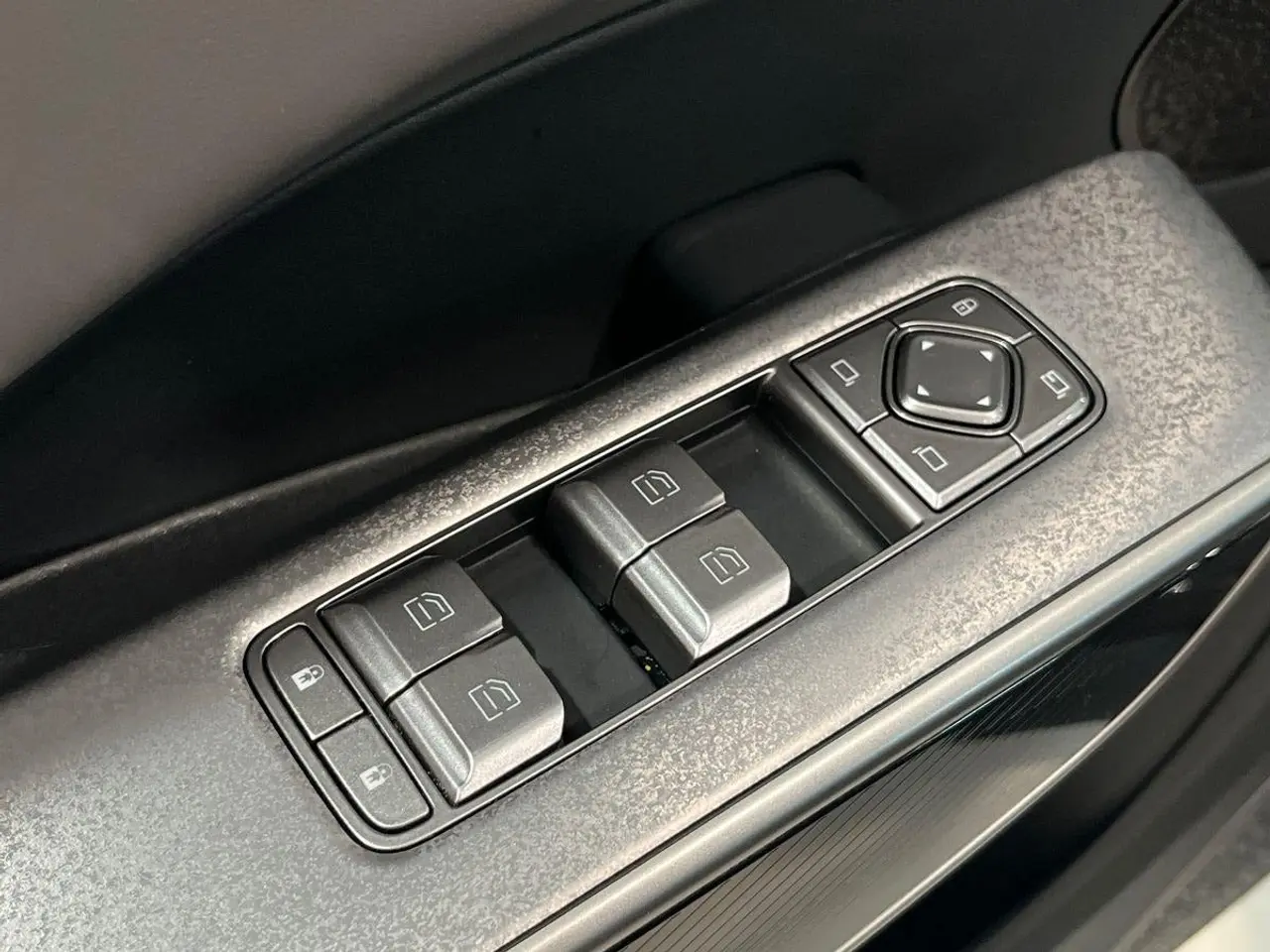 Billede 8 - Hongqi EHS7 111 Exclusive