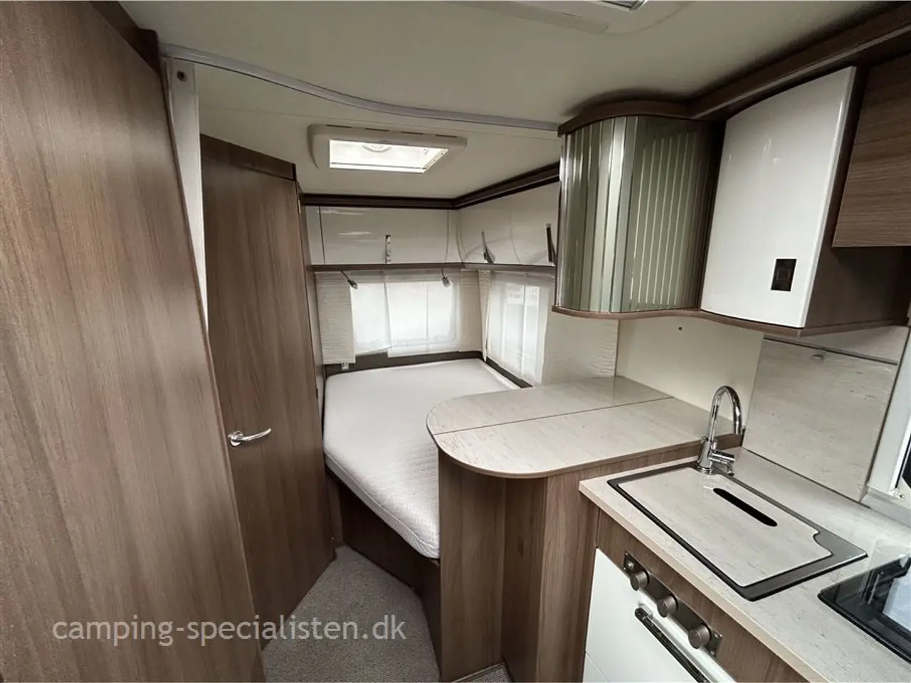 Billede 7 - 2017 - Bürstner Averso Top 465 TS Bürstner Averso Top 465 TS model 2017 kan nn ses hos Camping-Specialisten.dk