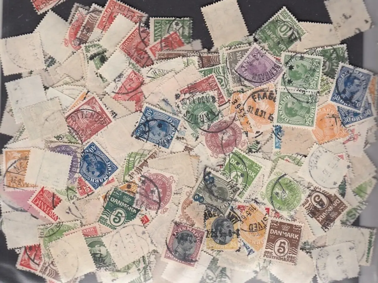 Billede 2 - DK. Bogtryksmærker. 150 forsk. AFA 11. 000 kr.