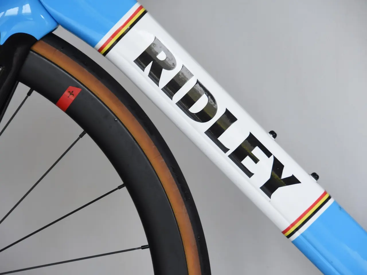 Billede 3 - carbon racercykel med elektronisk gear