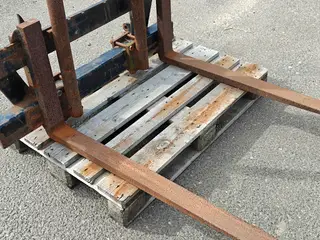 - - - Pallegafler med Eurofæste