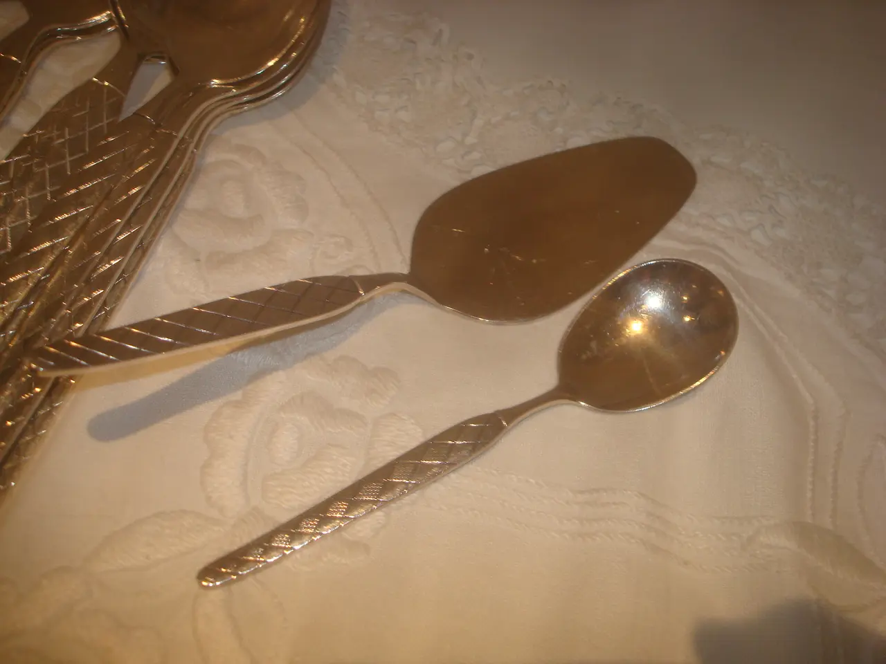 Billede 4 - HARLEKIN SØLVPLET, KNIVE, DESSERTSKEER, KAGESPADE 