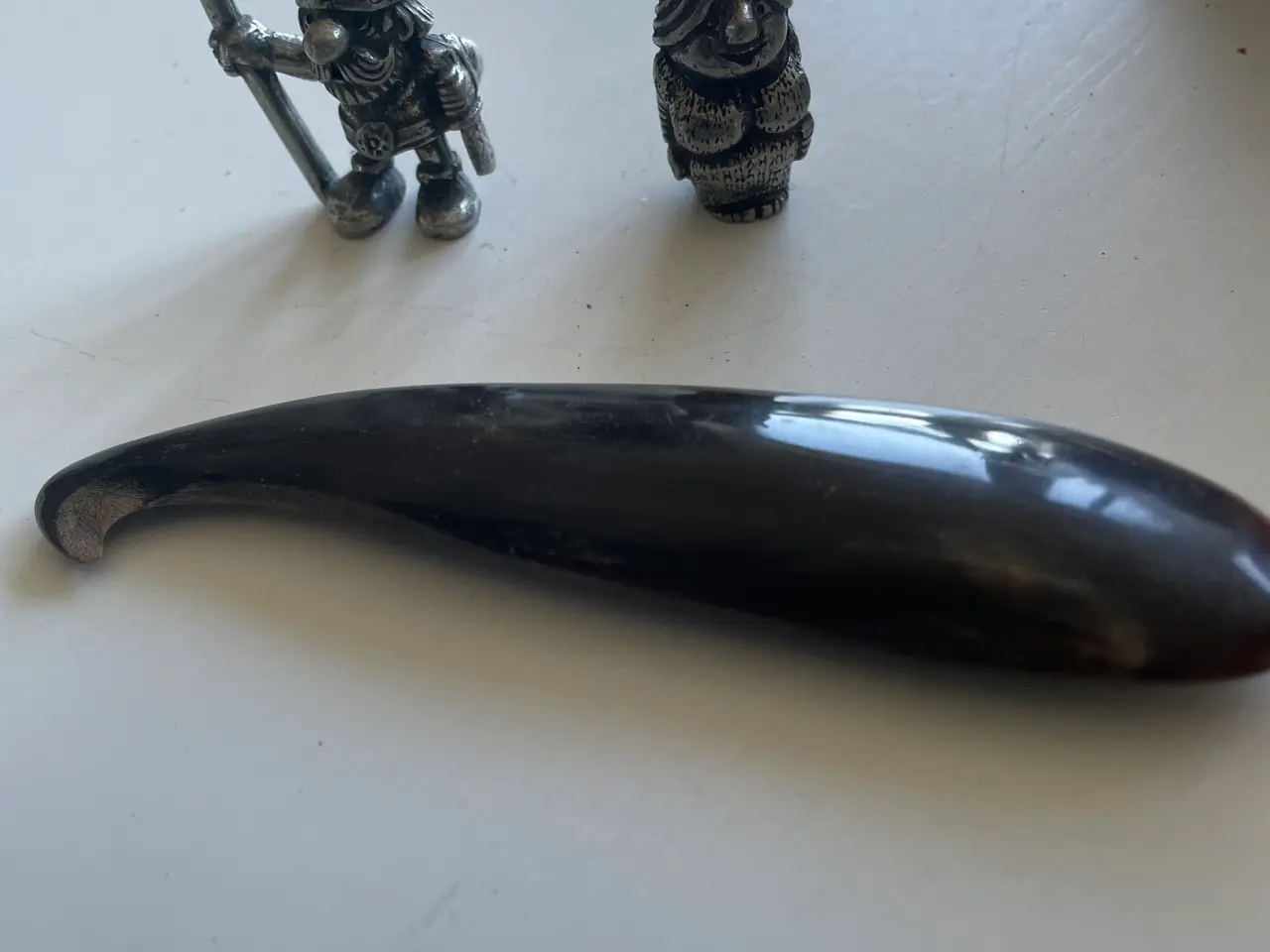 Billede 3 - hæklenål og 2 figuer i jern