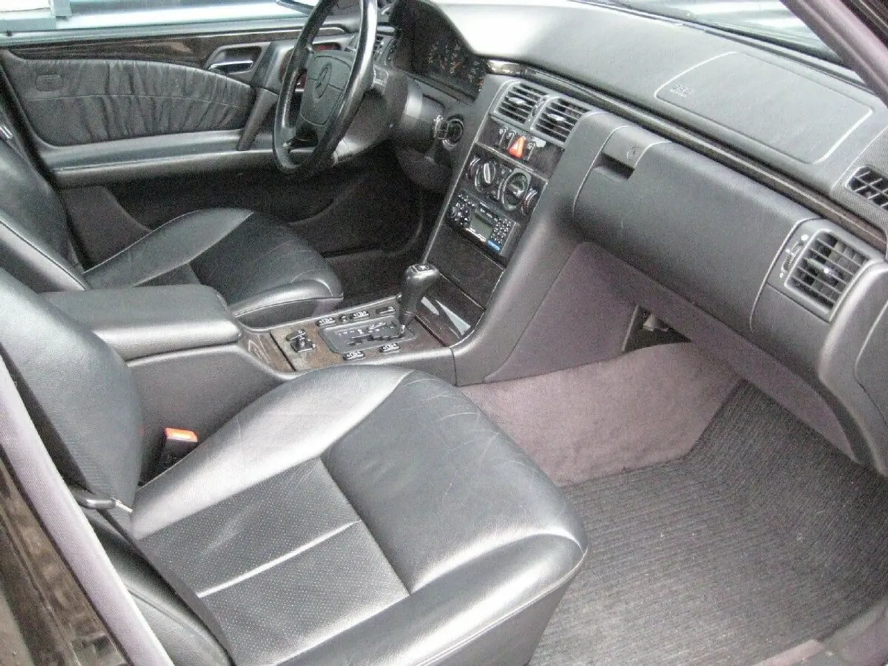 Billede 2 - Mercedes-Benz E200 2,0 136HK Aut.