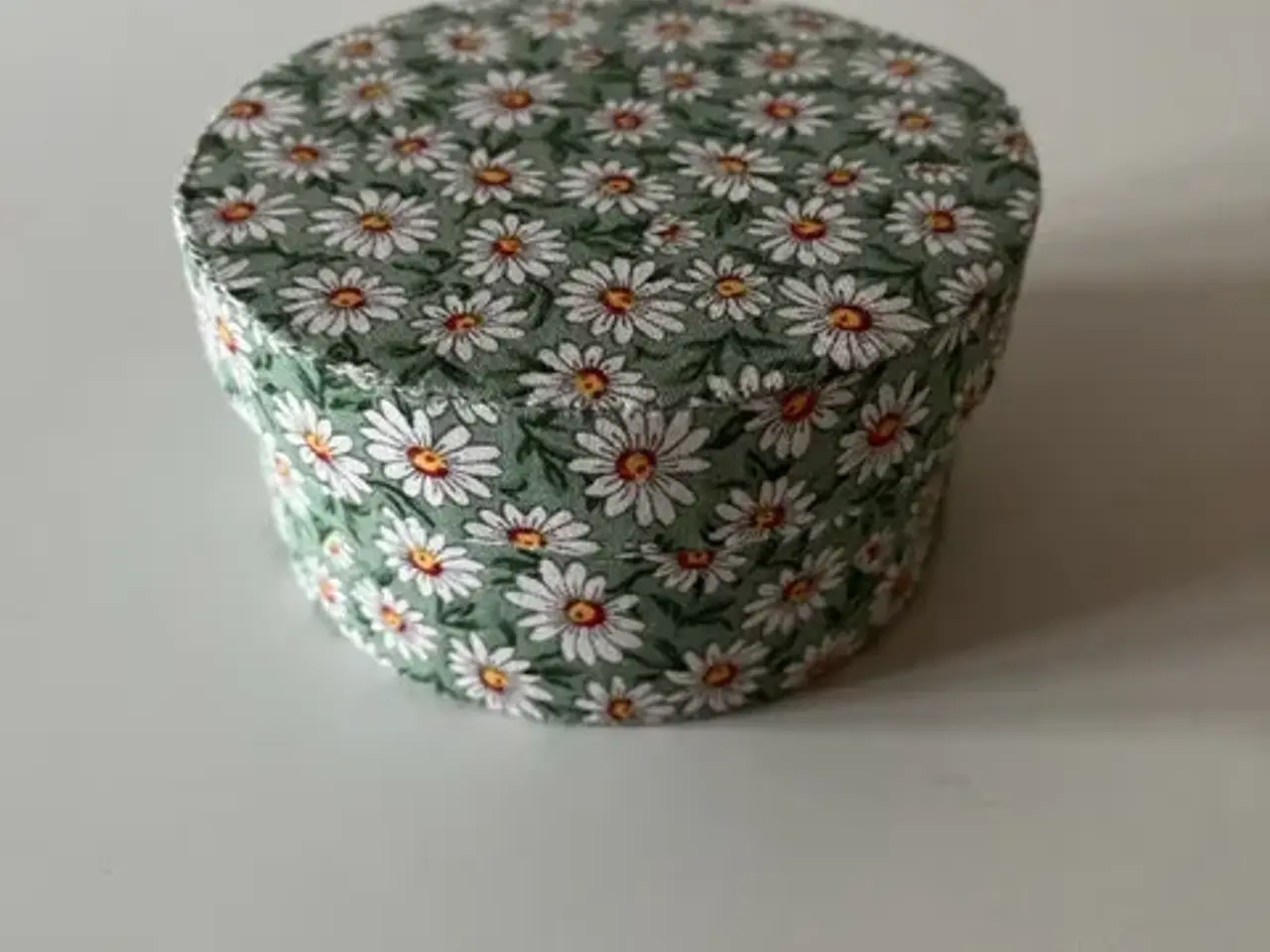 Billede 2 - Æske syet i patchwork