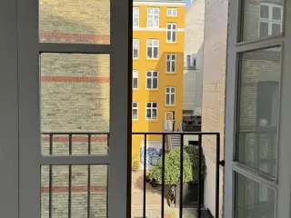 Kontorplads ved Dronning Louises Bro Udlejes i 5 måneder