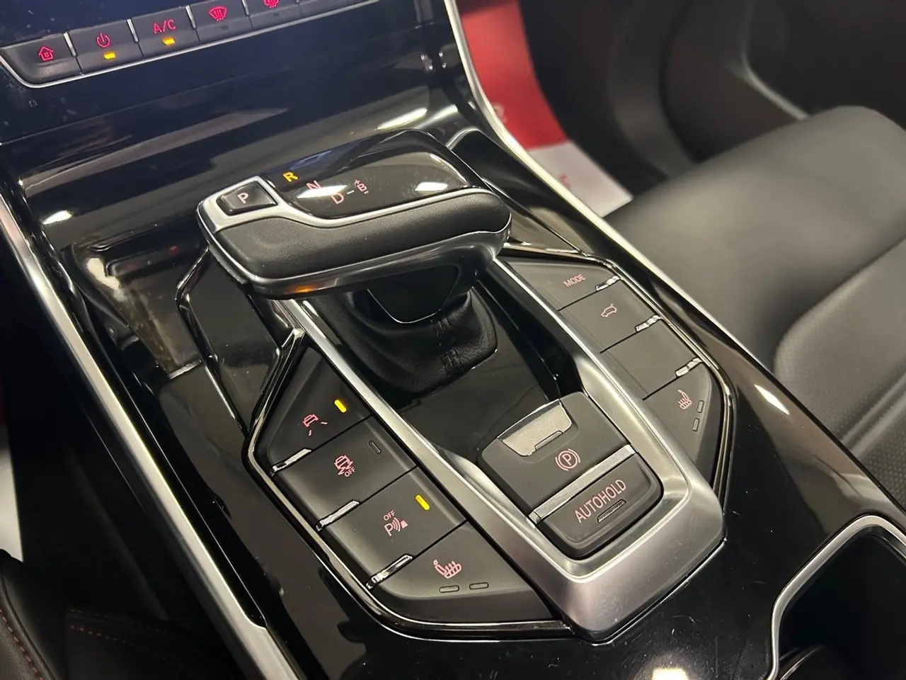 Billede 16 - Maxus Euniq6 70