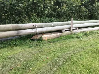 Maskinhus med ståltag