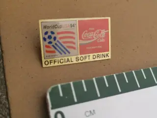 Coca Cola official soft drink WorldCup USA 94 pin