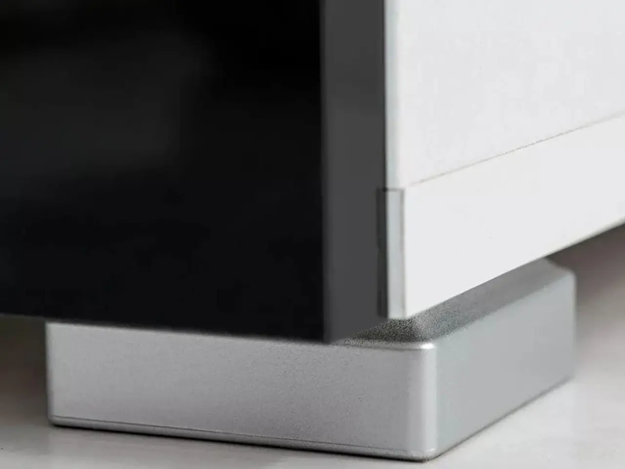 Skabssæt med tv-bord og LED-lys, 5 dele - sort/hvid - GulogGratis.dk