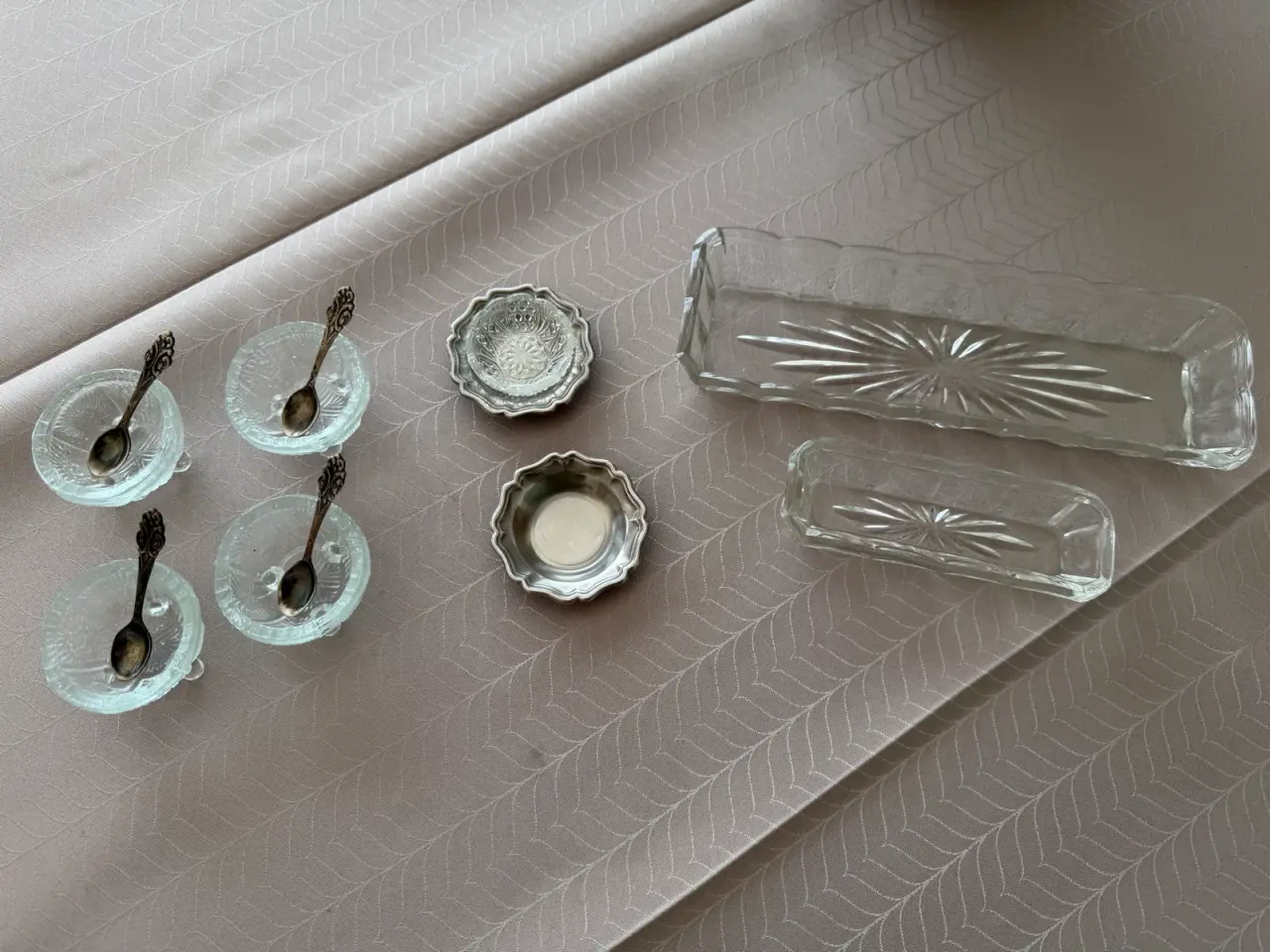 Billede 1 - Glas skåle og saltkar med små skeer
