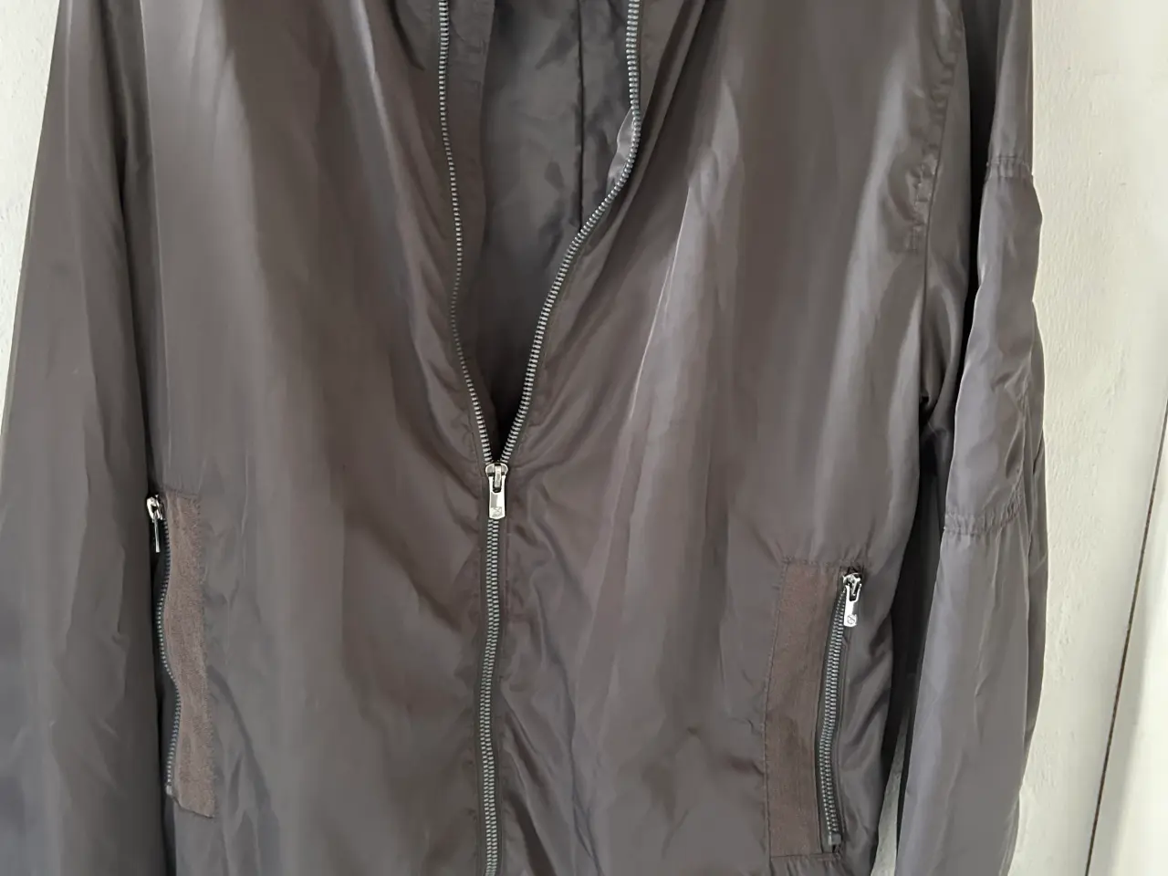 Billede 1 - Jakke str M Jack&Jones. Brugt af teenager få gange