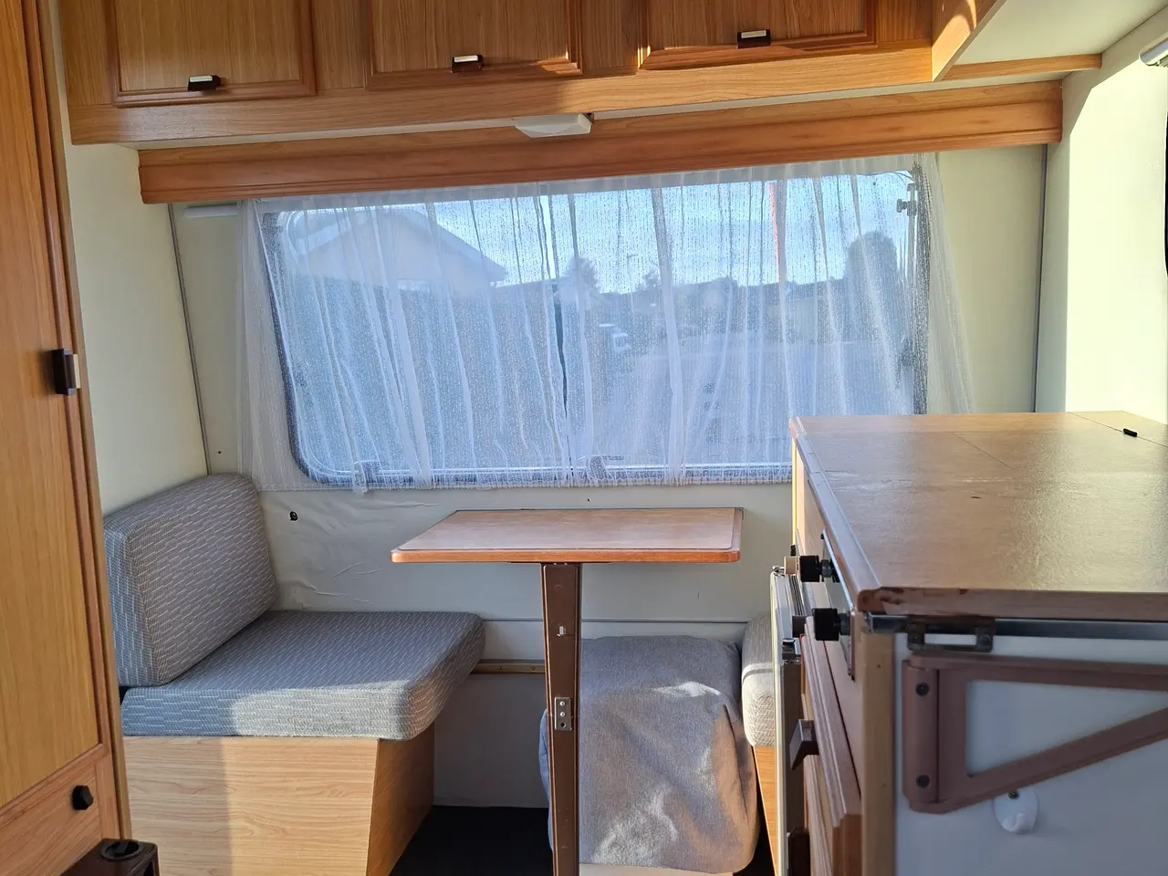 Billede 4 - Ældre campingvogn sælges m.fortelt