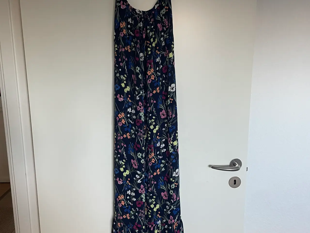 Billede 3 - Stropkjole med blomstermotiv