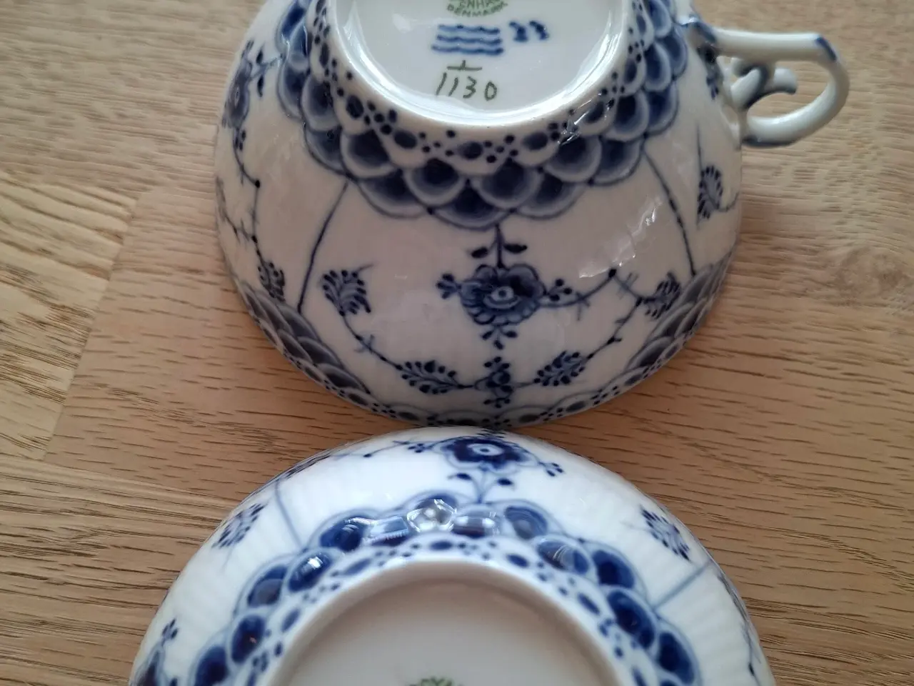 Billede 4 - Kgl. Porcelæns Kaffekande og Flødekande samt 2 kaf