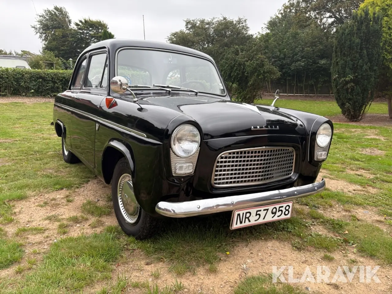 Billede 2 - Veteranbil Ford Anglia 101E