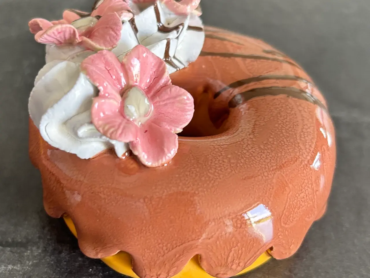 Billede 5 - Donuts håndlavet i keramik.