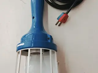 Blå Håndlampe i pæn stand.