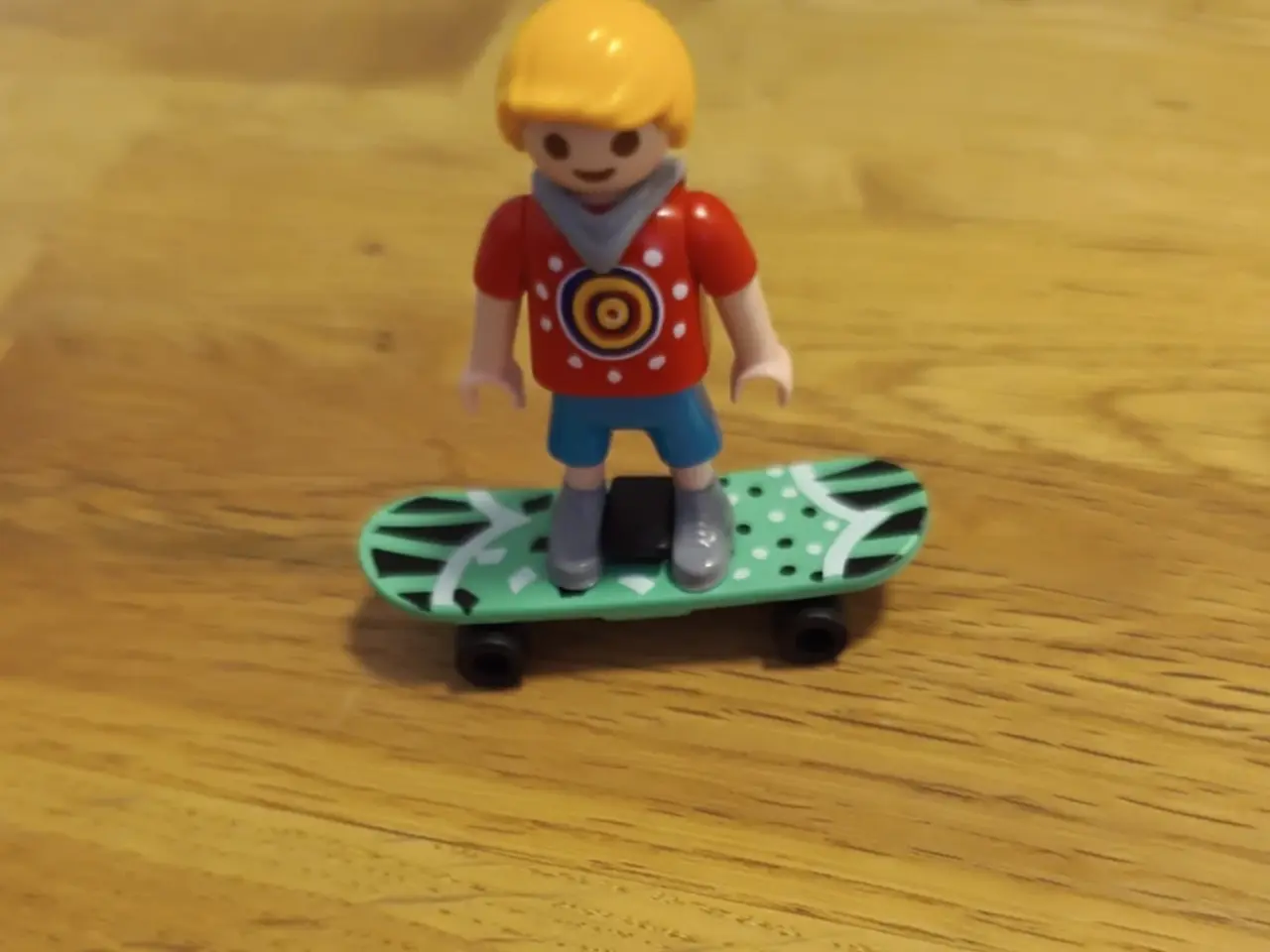 Billede 1 - Playmobil dreng på skateboard