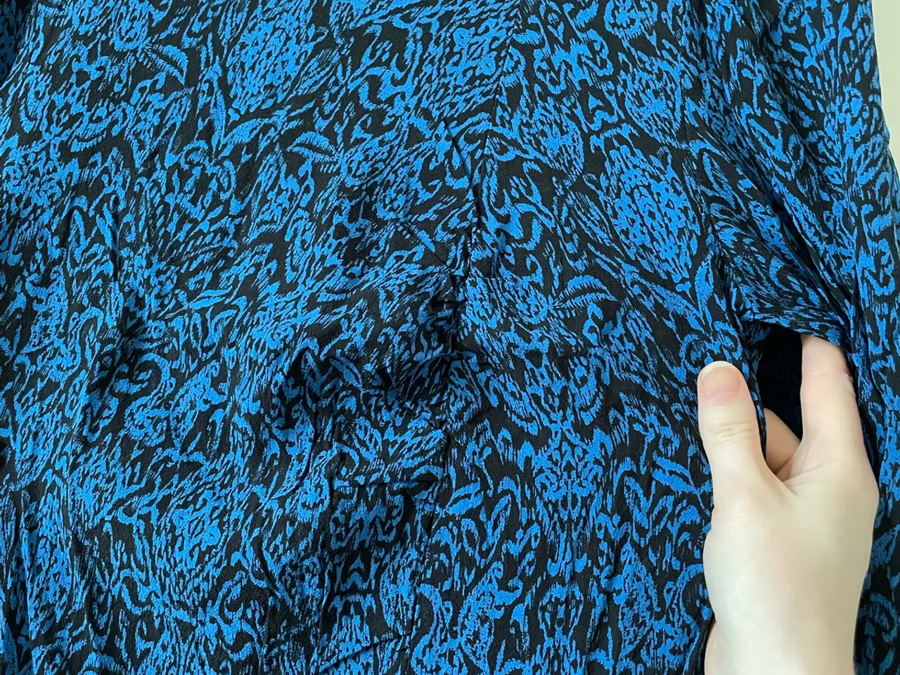 Billede 3 - Gestuz mønstret bluse