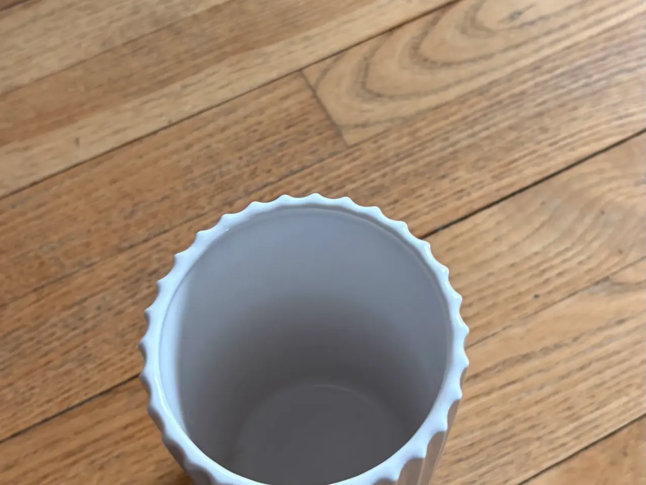 Billede 3 - Hvid Lyngby vase