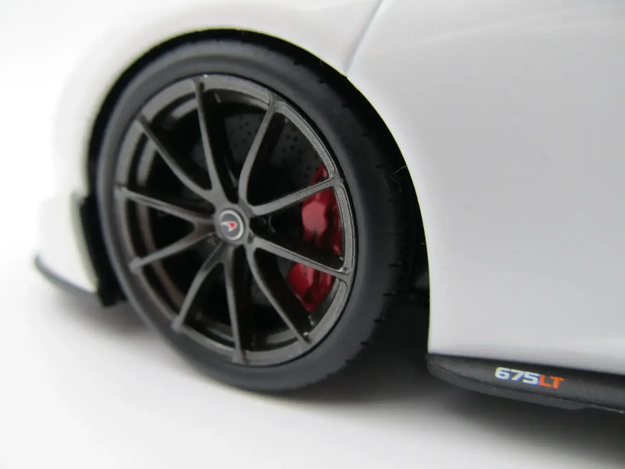 Billede 8 - 2015 McLaren 675LT fra Kyosho - 1:18