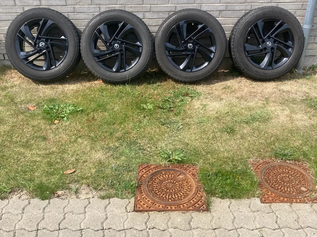 Billede 3 - Originale sorte Nissan fælge