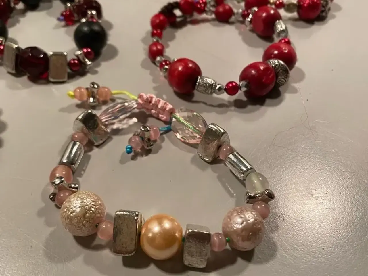 Billede 3 - Nye knyttede armbånd